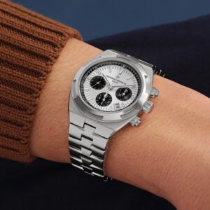 Top clone Vacheron Constantin 1:1 replica of Overseas Chronograph 5520V/210A-B686 42.5mm